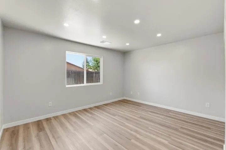 3709 Harris Road, Bakersfield, California 93313