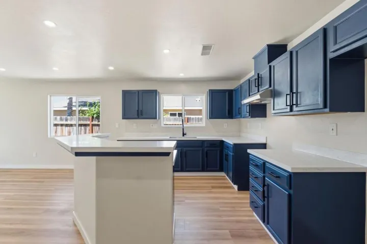 3709 Harris Road, Bakersfield, California 93313