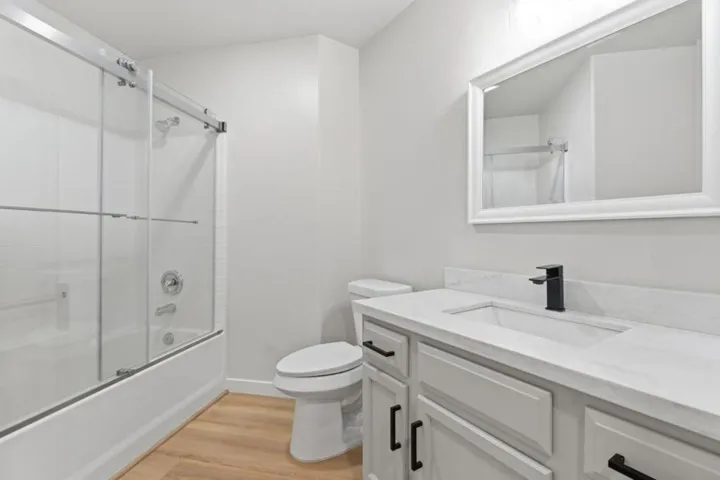 3709 Harris Road, Bakersfield, California 93313