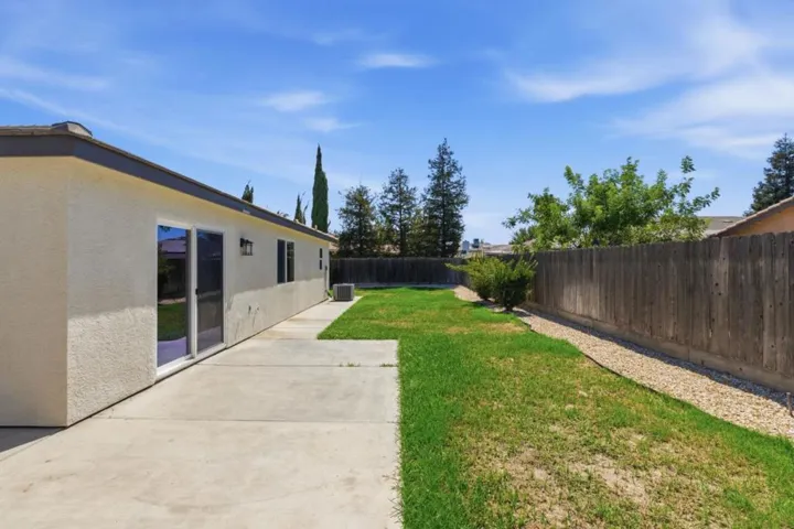 3709 Harris Road, Bakersfield, California 93313