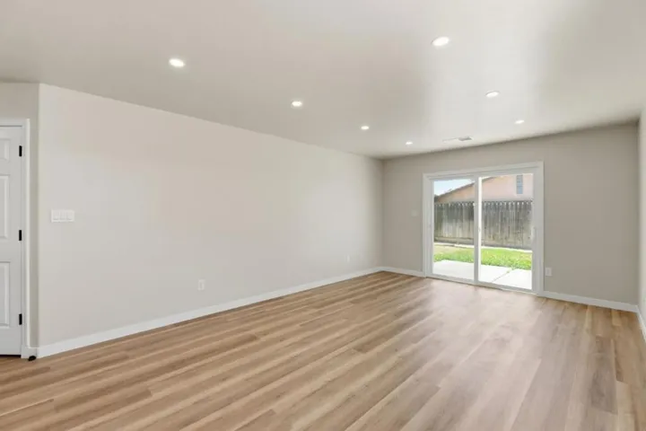3709 Harris Road, Bakersfield, California 93313