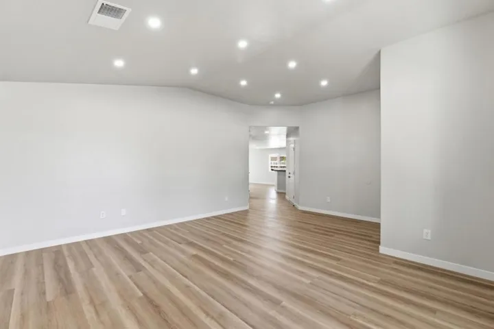 3709 Harris Road, Bakersfield, California 93313