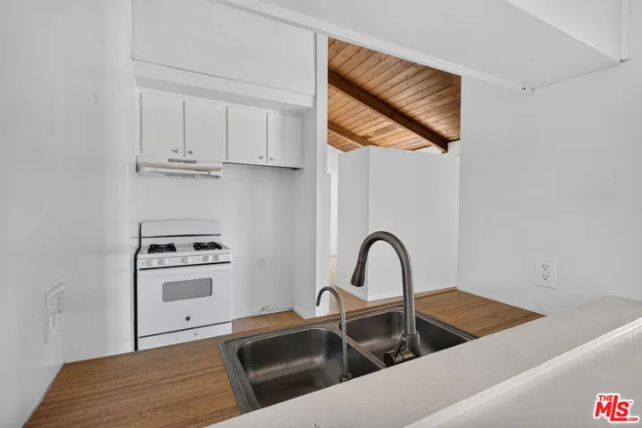13217 Venice Boulevard, Los Angeles, California 90066