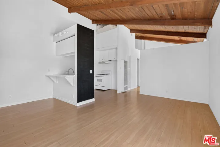 13217 Venice Boulevard, Los Angeles, California 90066