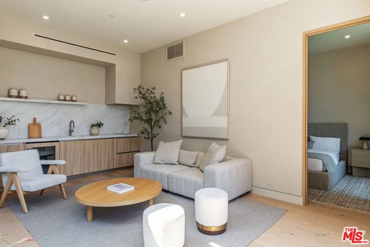634 Moreno Avenue, Los Angeles, California 90049