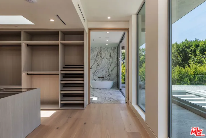 634 Moreno Avenue, Los Angeles, California 90049