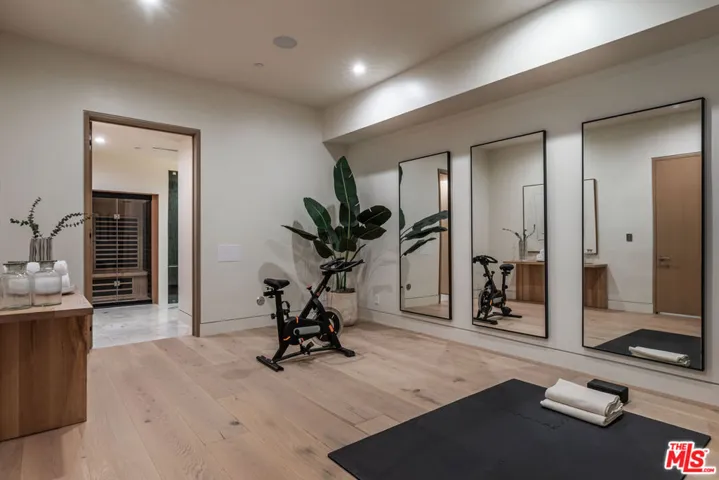 634 Moreno Avenue, Los Angeles, California 90049