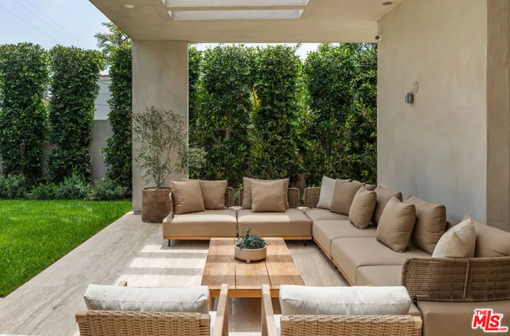 634 Moreno Avenue, Los Angeles, California 90049
