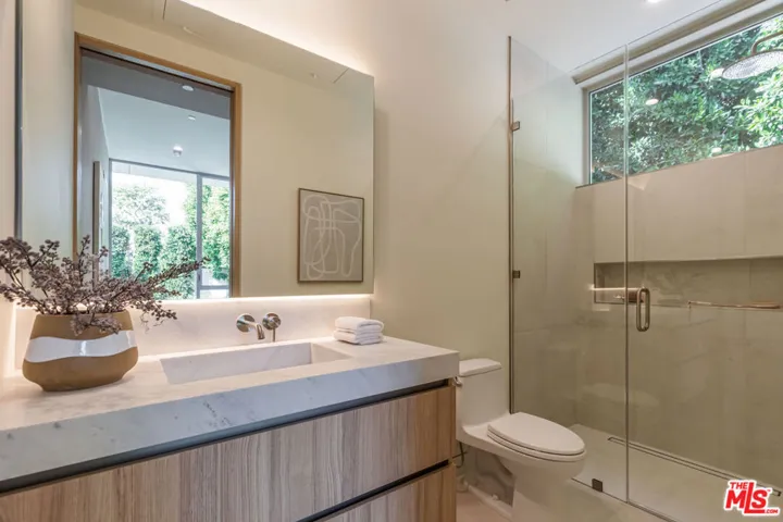 634 Moreno Avenue, Los Angeles, California 90049