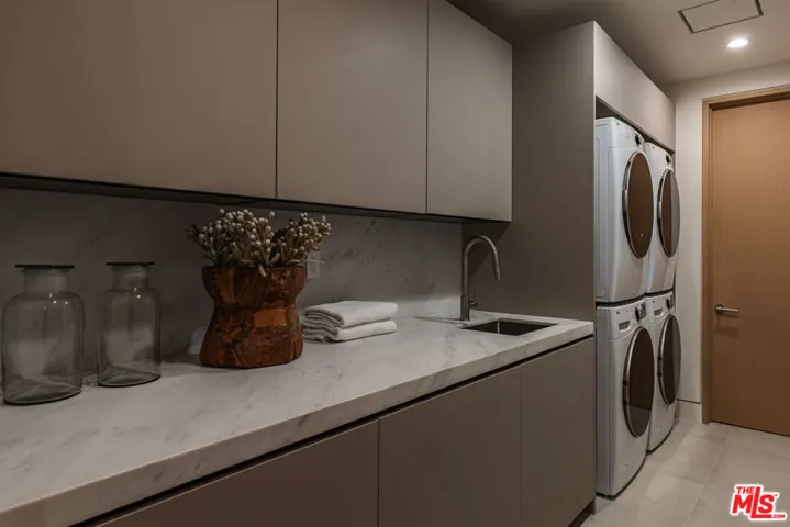 634 Moreno Avenue, Los Angeles, California 90049