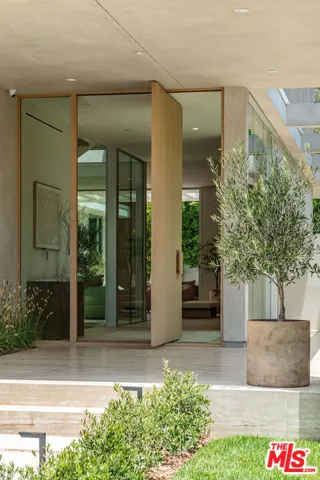 634 Moreno Avenue, Los Angeles, California 90049