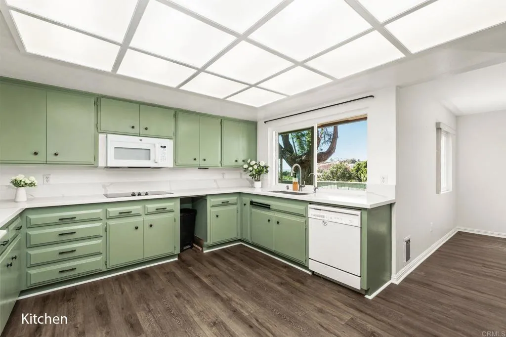 Main Kitchen 1