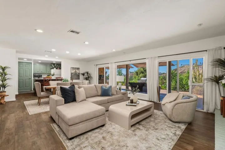 510 Burgasia Path, El Cajon, California 92019