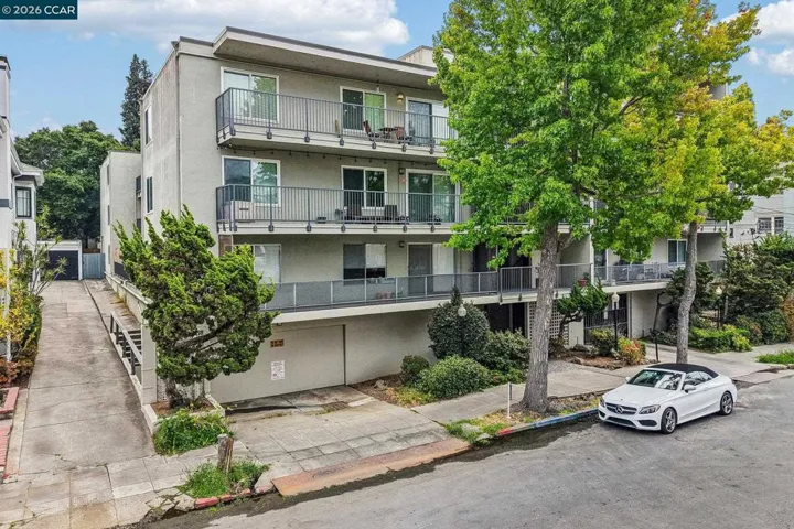 424 Staten 308, Oakland, California 94610
