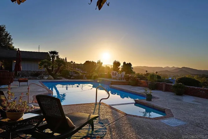 17505 Corte Lomas Verdes, Poway, California 92064