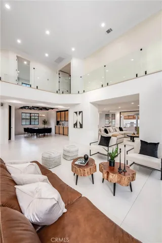 4906 Rubio Avenue, Encino, California 91436