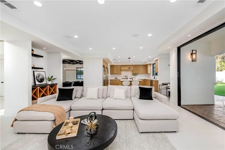 4906 Rubio Avenue, Encino, California 91436