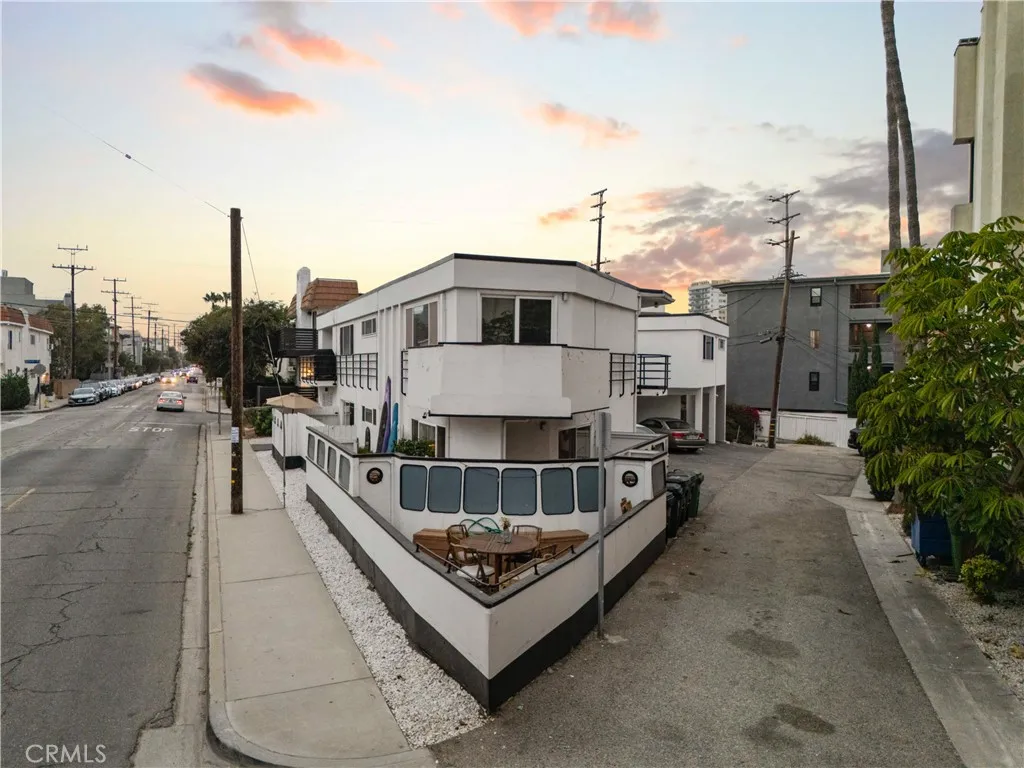 3906 Pacific Avenue, Marina Del Rey, California 90292 — photo 4