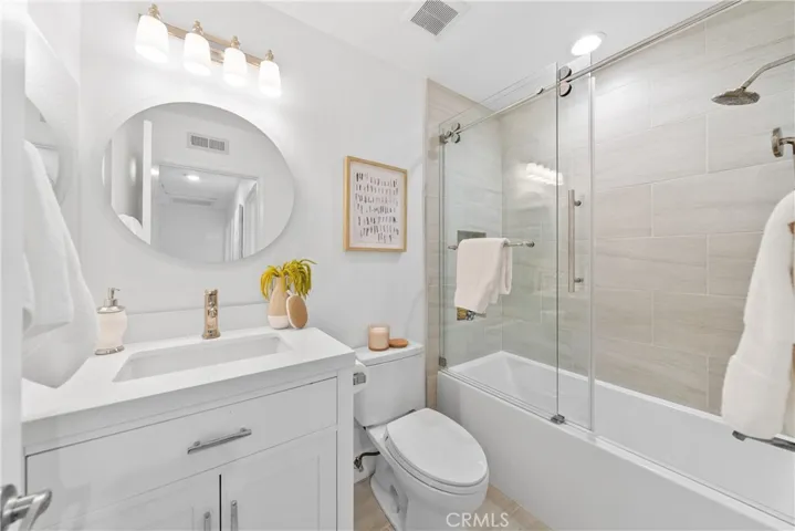 51 Ashbrook 67, Irvine, California 92604