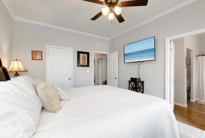 718 Sycamore Avenue, Vista, California 92083