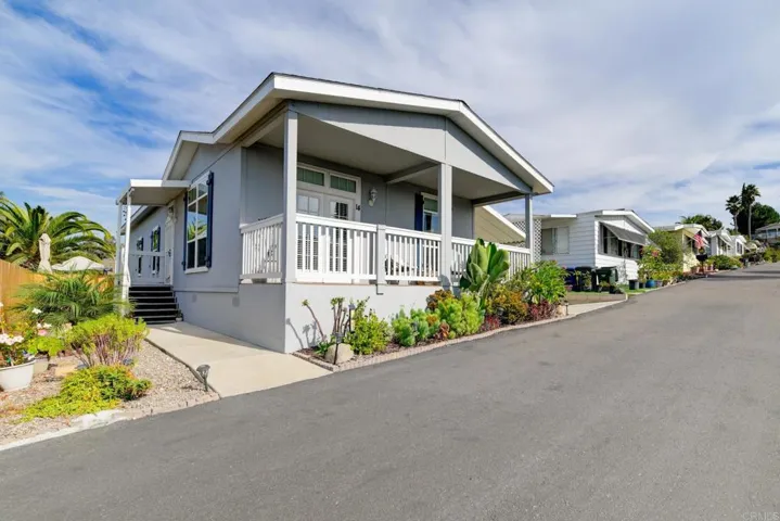 718 Sycamore Avenue, Vista, California 92083