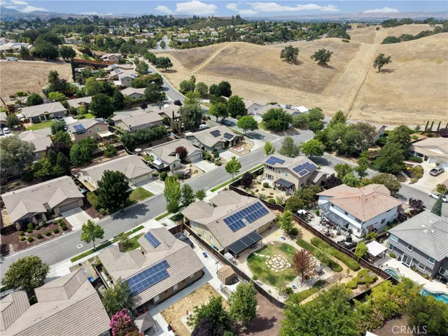 1204 Grassy Hollow, Paso Robles, California 93446