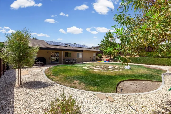 1204 Grassy Hollow, Paso Robles, California 93446