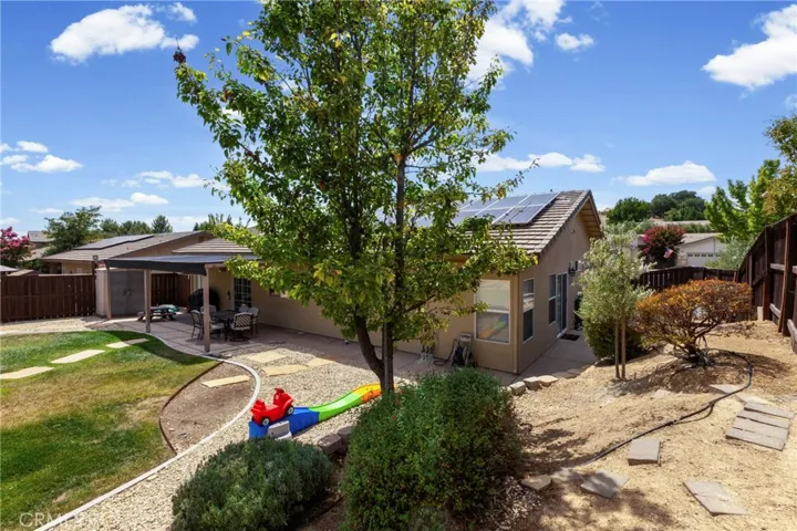 1204 Grassy Hollow, Paso Robles, California 93446