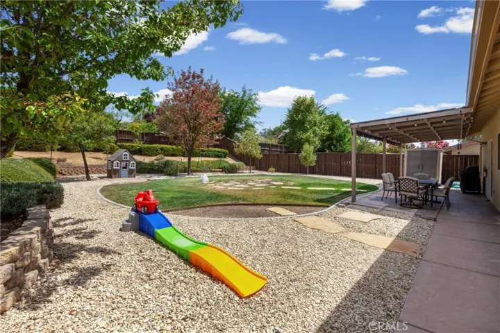 1204 Grassy Hollow, Paso Robles, California 93446
