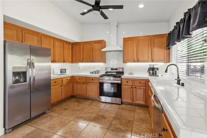 1204 Grassy Hollow, Paso Robles, California 93446