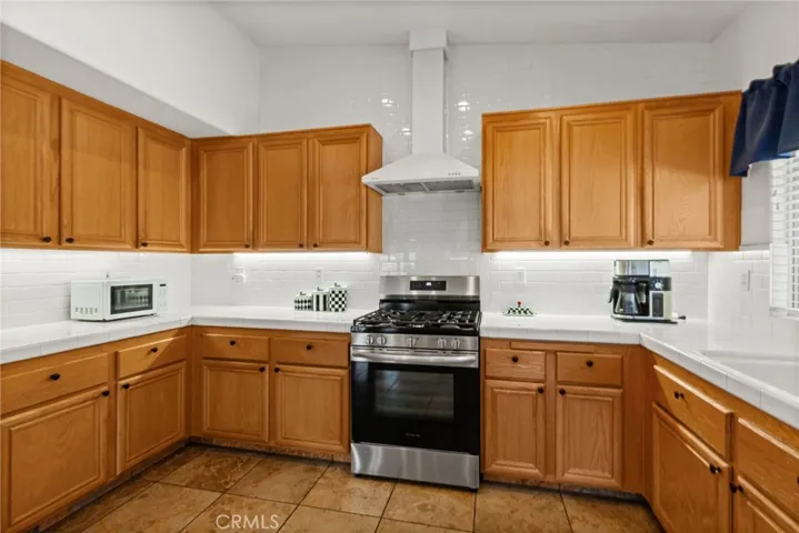 1204 Grassy Hollow, Paso Robles, California 93446