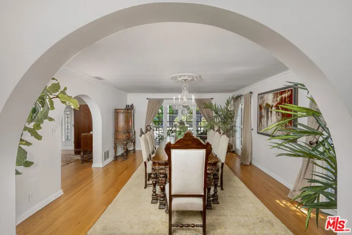 4734 Los Feliz Boulevard, Los Angeles, California 90027