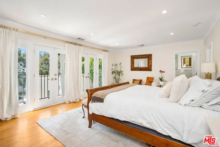 4734 Los Feliz Boulevard, Los Angeles, California 90027