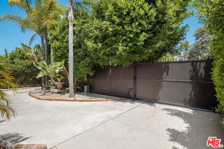 4734 Los Feliz Boulevard, Los Angeles, California 90027