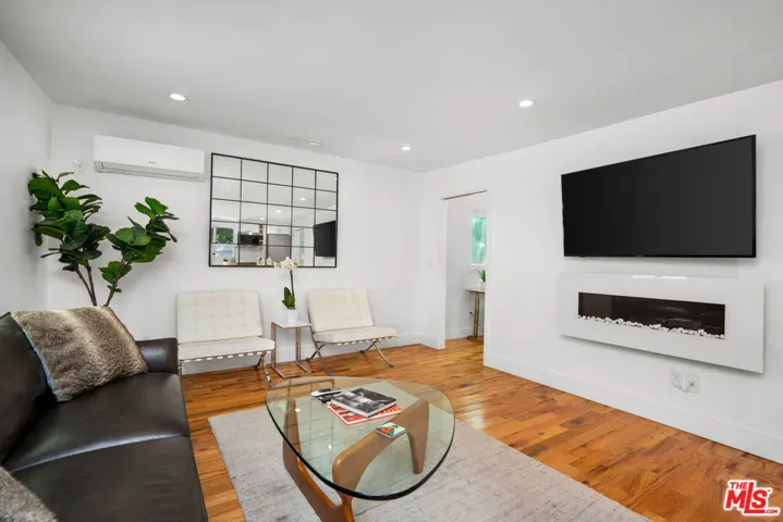 4734 Los Feliz Boulevard, Los Angeles, California 90027