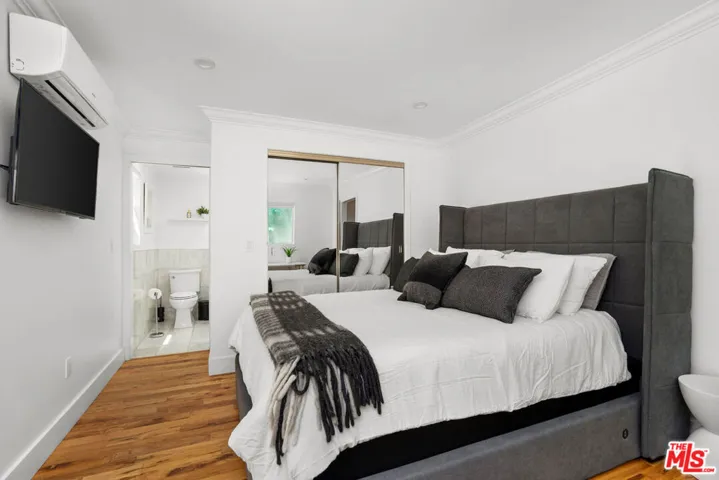 4734 Los Feliz Boulevard, Los Angeles, California 90027