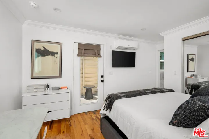 4734 Los Feliz Boulevard, Los Angeles, California 90027