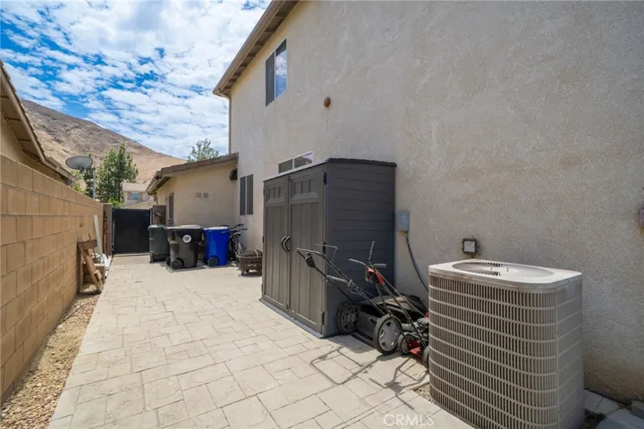 17314 Redmaple Street, Fontana, California 92337