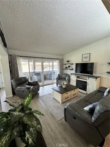 1075 Brookline Rd, Seal Beach, California 90740
