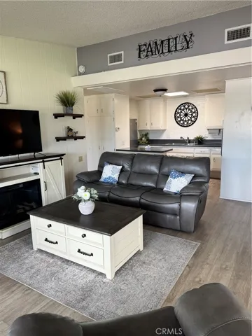 1075 Brookline Rd, Seal Beach, California 90740