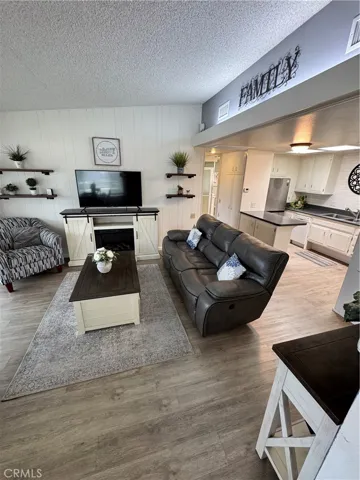1075 Brookline Rd, Seal Beach, California 90740