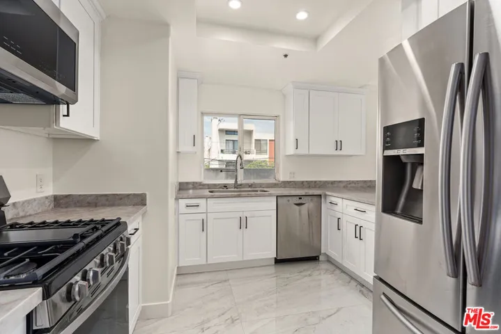 1315 S Saltair Avenue 203, Los Angeles, California 90025