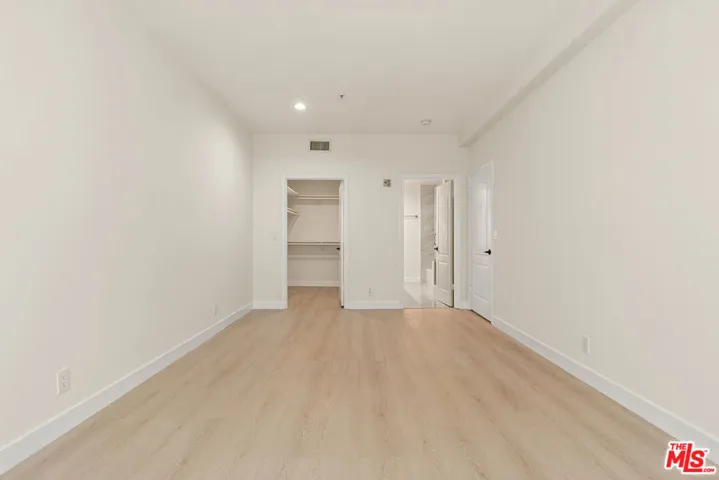 1315 S Saltair Avenue 203, Los Angeles, California 90025