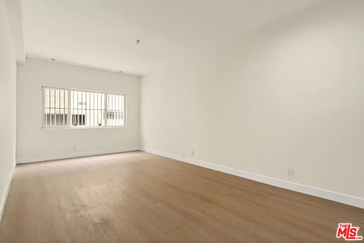 1315 S Saltair Avenue 203, Los Angeles, California 90025