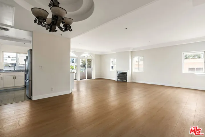 1315 S Saltair Avenue 203, Los Angeles, California 90025