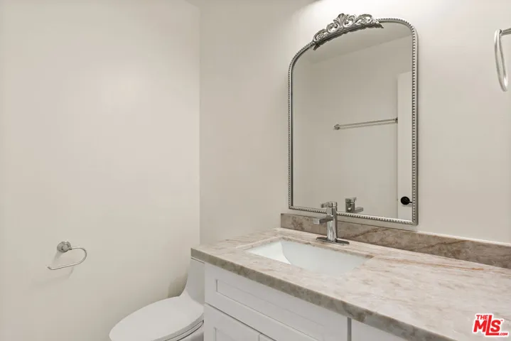 1315 S Saltair Avenue 203, Los Angeles, California 90025