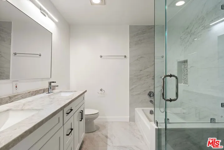 1315 S Saltair Avenue 203, Los Angeles, California 90025