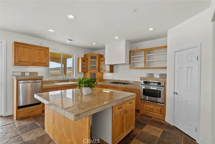 44972 135th W, Lancaster, California 93536