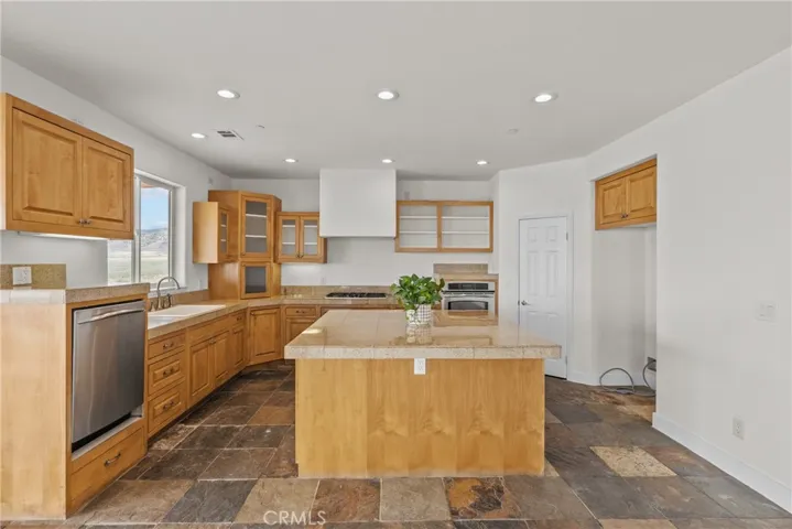44972 135th W, Lancaster, California 93536
