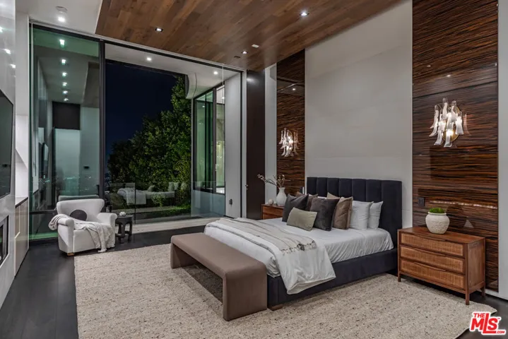 9364 Beverly Crest Drive, Los Angeles, California 90210